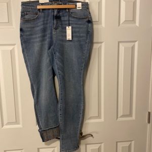 Judy Blue High Waisted Non-Distressed Relaxed Fit Jean w Southwestern Cuff!